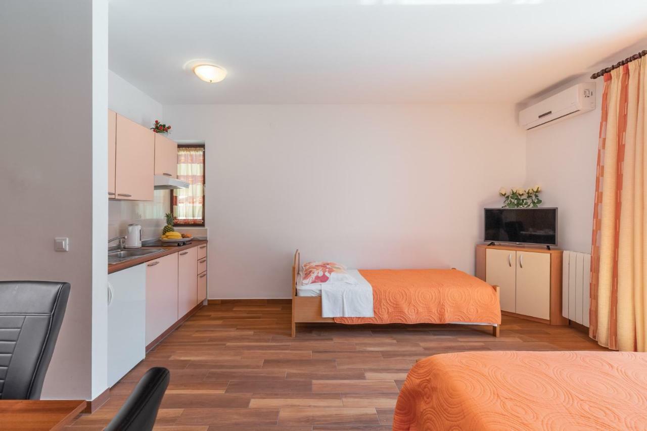 Apartments Prekalj Пореч Екстер'єр фото