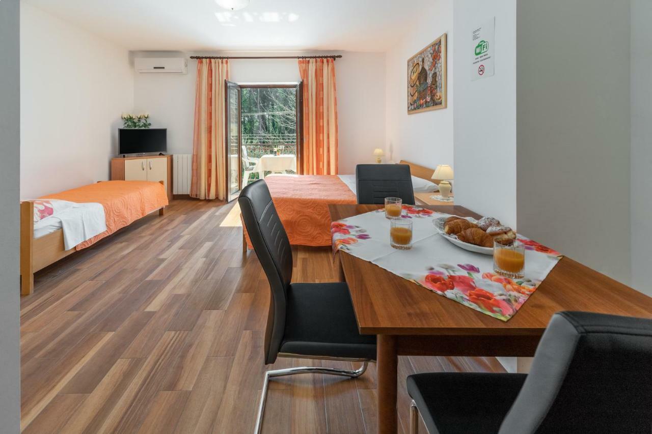 Apartments Prekalj Пореч Екстер'єр фото