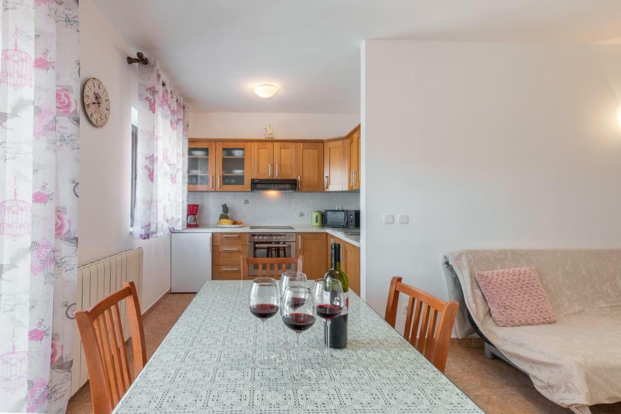 Apartments Prekalj Пореч Екстер'єр фото